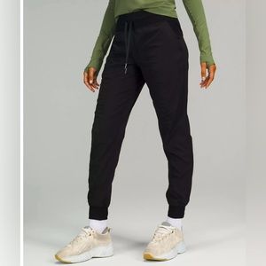 Lululemon Dance Studio Mid-rise Jogger - Black size 6
